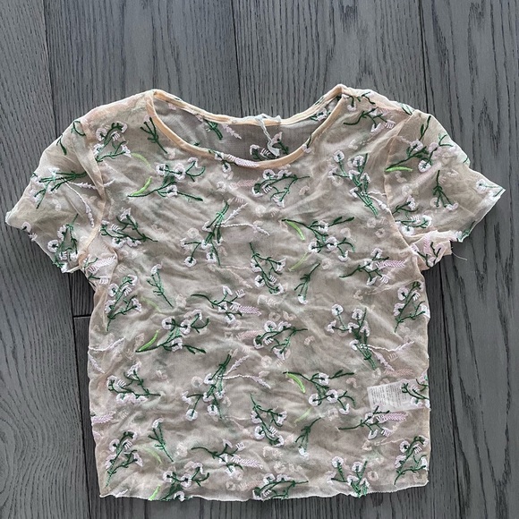 Mesh Floral Embroidered T-shirt - Picture 2 of 2
